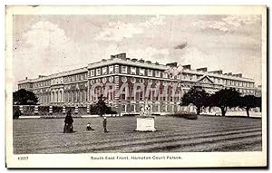 Bild des Verkufers fr Carte Postale Ancienne South East Front Hampton Court Palace zum Verkauf von CPAPHIL