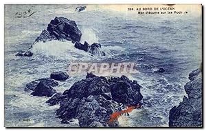 Imagen del vendedor de Carte Postale Ancienne Au Bord de L'Ocean mer d'ecume sur les Rochers a la venta por CPAPHIL