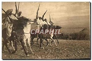 Imagen del vendedor de Carte Postale Ancienne Tipos y costumbres Rifenas Coriendo la polvora Melaab el Barud a la venta por CPAPHIL