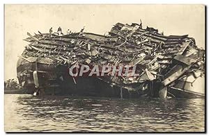 Immagine del venditore per CARTE PHOTO Bateau Catastrophe du Libert Toulon L'epave laissant voir une tourelle et un canon retourne venduto da CPAPHIL