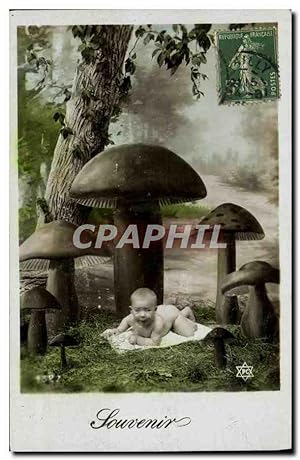 Bild des Verkufers fr Carte Postale Ancienne Fantaisie Enfant Bebe Champignons zum Verkauf von CPAPHIL