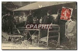 Carte Postale Ancienne Grandcamp les Bains Raz de Marée du 28 Octobre 1909 M Cheron visitant les ...