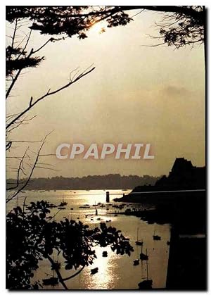 Carte Postale Moderne Saint Malo Coucher de Solell Sur l'anse Solidor a St Servan vu du parc des ...