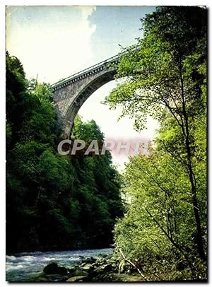 Bild des Verkufers fr Carte Postale Moderne Les Pyrenees Le Pont Napoleon Sur Le Gave a Luz zum Verkauf von CPAPHIL