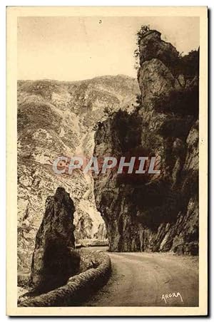 Bild des Verkufers fr Carte Postale Ancienne Gorges Du Tarn Ste Enimie La route zum Verkauf von CPAPHIL