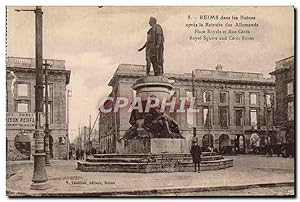 Imagen del vendedor de Carte Postale Ancienne Reims Dans Les Ruines Apres La Retraite Des Allemands Place Des Et Rue Ceres a la venta por CPAPHIL