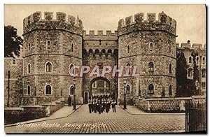 Carte Postale Ancienne Windsor Castle Henry VIII gate