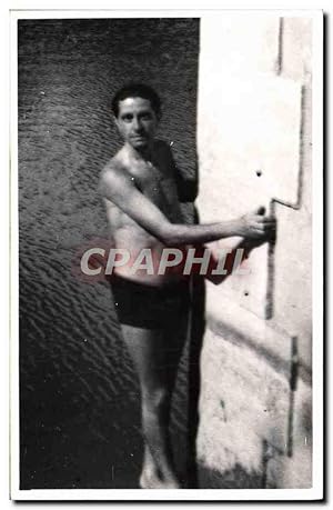 Immagine del venditore per CARTE PHOTO Homme en maillot de bain venduto da CPAPHIL