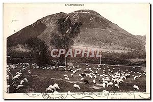 Seller image for Carte Postale Ancienne Plage de moutons au Pied du Puy de Dome for sale by CPAPHIL