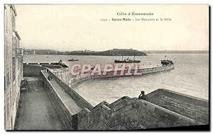 Bild des Verkufers fr Carte Postale Ancienne Saint Malo Les Remparts Et Le Mote zum Verkauf von CPAPHIL