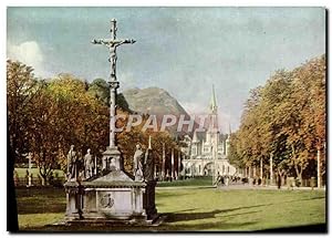 Bild des Verkufers fr Carte Postale Moderne Lourdes Notre Dame Calvaire breton et esplanade zum Verkauf von CPAPHIL