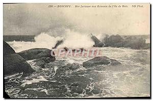 Carte Postale Ancienne Roscoff Mer Furieuse aux Brisants de I'lle de Batz