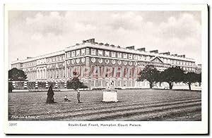 Bild des Verkufers fr Carte Postale Ancienne South East Front Hampton Court Palace zum Verkauf von CPAPHIL