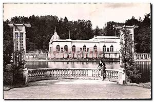 Bild des Verkufers fr Carte Postale Moderne Bagnoles De Lorne Les Jardins Du Casino zum Verkauf von CPAPHIL