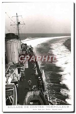 Seller image for Carte Postale Ancienne Bateau de guerre Sillage de contre torpilleur for sale by CPAPHIL