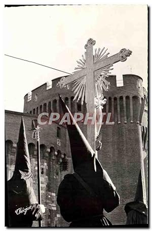 Carte Postale Moderne Perpignan Semaine sainte en Roussillon La procession de la Sanch Penitents ...
