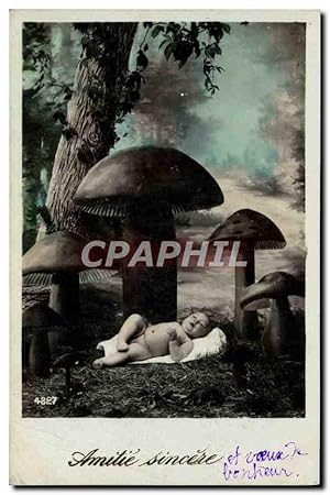 Bild des Verkufers fr Carte Postale Ancienne Champignon Champignons Enfant Bebe zum Verkauf von CPAPHIL