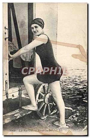 Immagine del venditore per Carte Postale Ancienne Maillot de Bain Folklore Femme Le Havre Retour du bain venduto da CPAPHIL