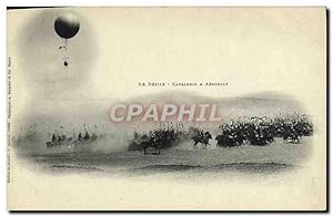 Carte Postale Ancienne Militaria Le defîle Cavalerie et aerostat TOP