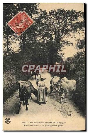 Carte Postale Ancienne Folklore Nos delicieuses routes de campagne Attaque de front Un passage bi...