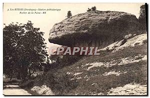 Bild des Verkufers fr Carte Postale Ancienne Les Eyziers Station prehistorique Rocher de la Peine zum Verkauf von CPAPHIL