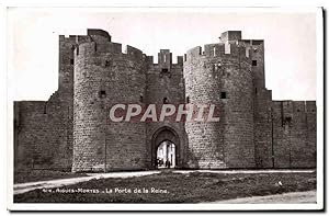 Bild des Verkufers fr Carte Postale Moderne Aigues Mortes La Porte de la Reine zum Verkauf von CPAPHIL