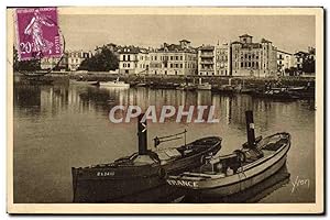 Carte Postale Ancienne St Jean de Luz Le Port et Quai de L'Infante Bateaux