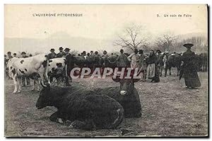 Carte Postale Ancienne Folklore Auvergne Un coin de foire Vaches TOP