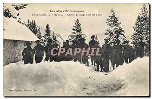 Carte Postale Ancienne Militaria Chasseurs alpins Briancon Corvee de neige dans les forts