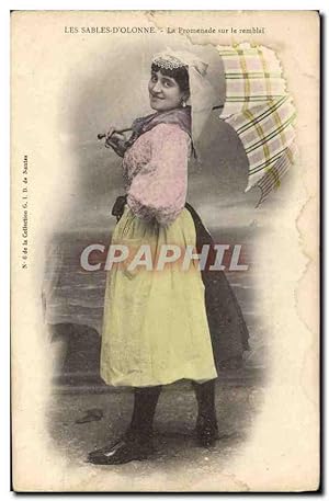 Seller image for Carte Postale Ancienne Folklore Les Sables d'Olonne La promenade sur le remblai for sale by CPAPHIL