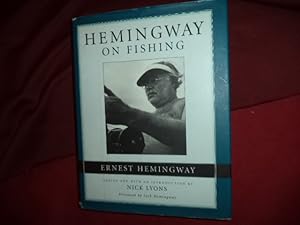 Image du vendeur pour Hemingway on Fishing. mis en vente par BookMine