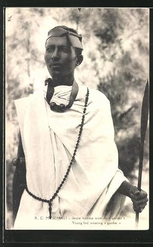 Ansichtskarte Somalia, Jeune homme orné du "gardas", young lad wearing "gardas"
