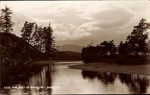 Bild des Verkufers fr Ansichtskarte / Postkarte Kingussie Schottland, The River Spey zum Verkauf von akpool GmbH