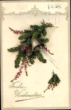 Bild des Verkufers fr Prge Ansichtskarte / Postkarte Frohe Weihnachten, Tannenzweig, Glocke, Heide zum Verkauf von akpool GmbH