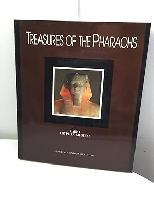 Bild des Verkufers fr Treasures of the Pharaohs. Cairo Egyptian Museum. Edited by Silvio Curto an Alessandro Roccati, Photographs by Fulvio Roiter. zum Verkauf von Kepler-Buchversand Huong Bach