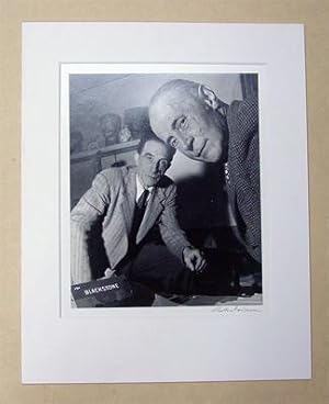 Jacques Villon und Marcel Duchamp, Décembre 1950. Originalabzug, 40 x 31 cm.