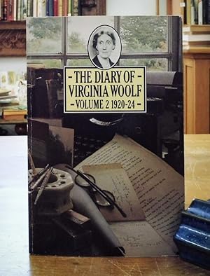 Image du vendeur pour The Diary of Virginia Woolf: Volume 2, 1920-1924 mis en vente par Back Lane Books