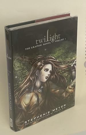 Imagen del vendedor de Twilight : The Graphic Novel Volume 1 a la venta por N K Burchill Rana Books