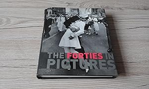 Immagine del venditore per The Forties in Pictures venduto da just books