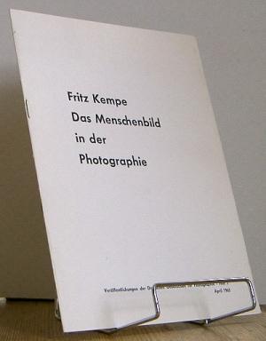 Bild des Verkufers fr Das Menschenbild in der Photographie : Rede anlsslich der Verleihung des Kulturpreises der Deutschen Gesellschaft fr Photogra zum Verkauf von Antiquariat frANTHROPOSOPHIE Ruth Jger