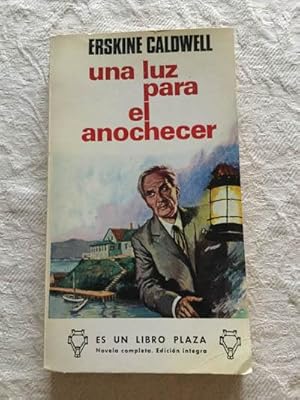 Imagen del vendedor de Una luz para el anochecer a la venta por Libros Ambig