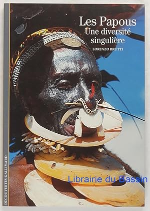Seller image for Les Papous Une diversit singulire for sale by Librairie du Bassin