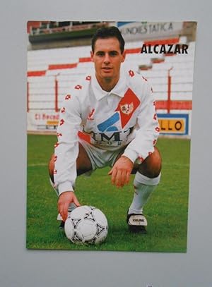 FOTO JUGADOR ALCAZAR. RAYO VALLECANO. FIRMADA POR DETRAS. TDKP5