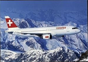 Ansichtskarte / Postkarte Schweizer Passagierflugzeug, swiss Airlines Airbus A320, Alpen