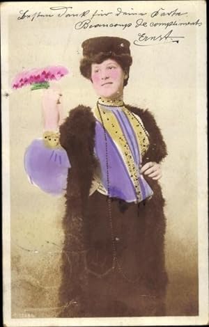Ansichtskarte / Postkarte Dame in Kleid, Portrait, Pelzschal, Blumenstrauß