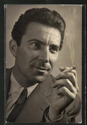 Ansichtskarte Schauspieler Ferenc Zenthe mit Zigarette