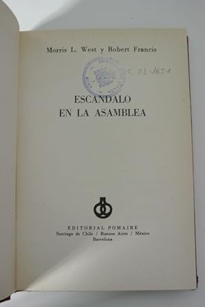 Bild des Verkufers fr Escandalo en la asamblea (Scandal in the Assembly, Spanish edition) zum Verkauf von Antiquariat Bookfarm