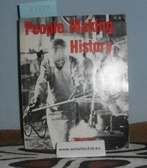 Imagen del vendedor de People Making History: Book 2. [Zimbabwe] a la venta por Antiquariat Welwitschia Dr. Andreas Eckl