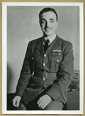 Image du vendeur pour William Reid (1921-2001) - Rare signed photo + Autograph letter signed - 1983 mis en vente par PhP Autographs