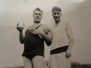 ANTIQUE VINTAGE BEACH BATHING SUIT PAJAMAS GAY INT COUPLE ON THE ROCKS OLD PHOTO
